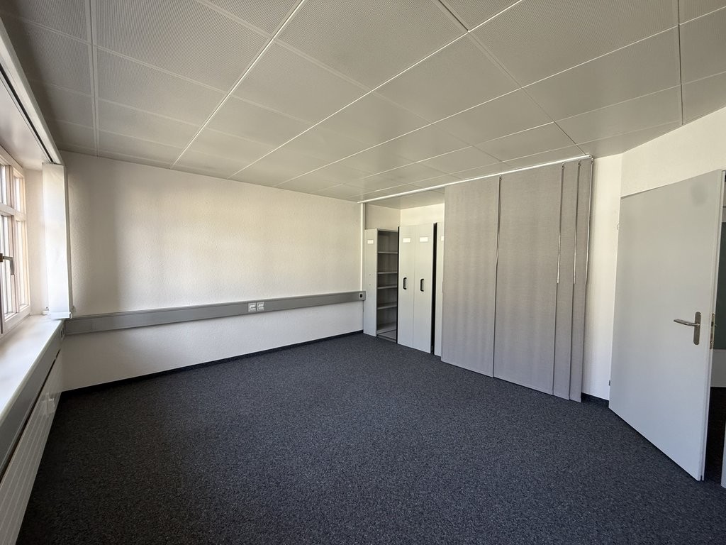 118m² office