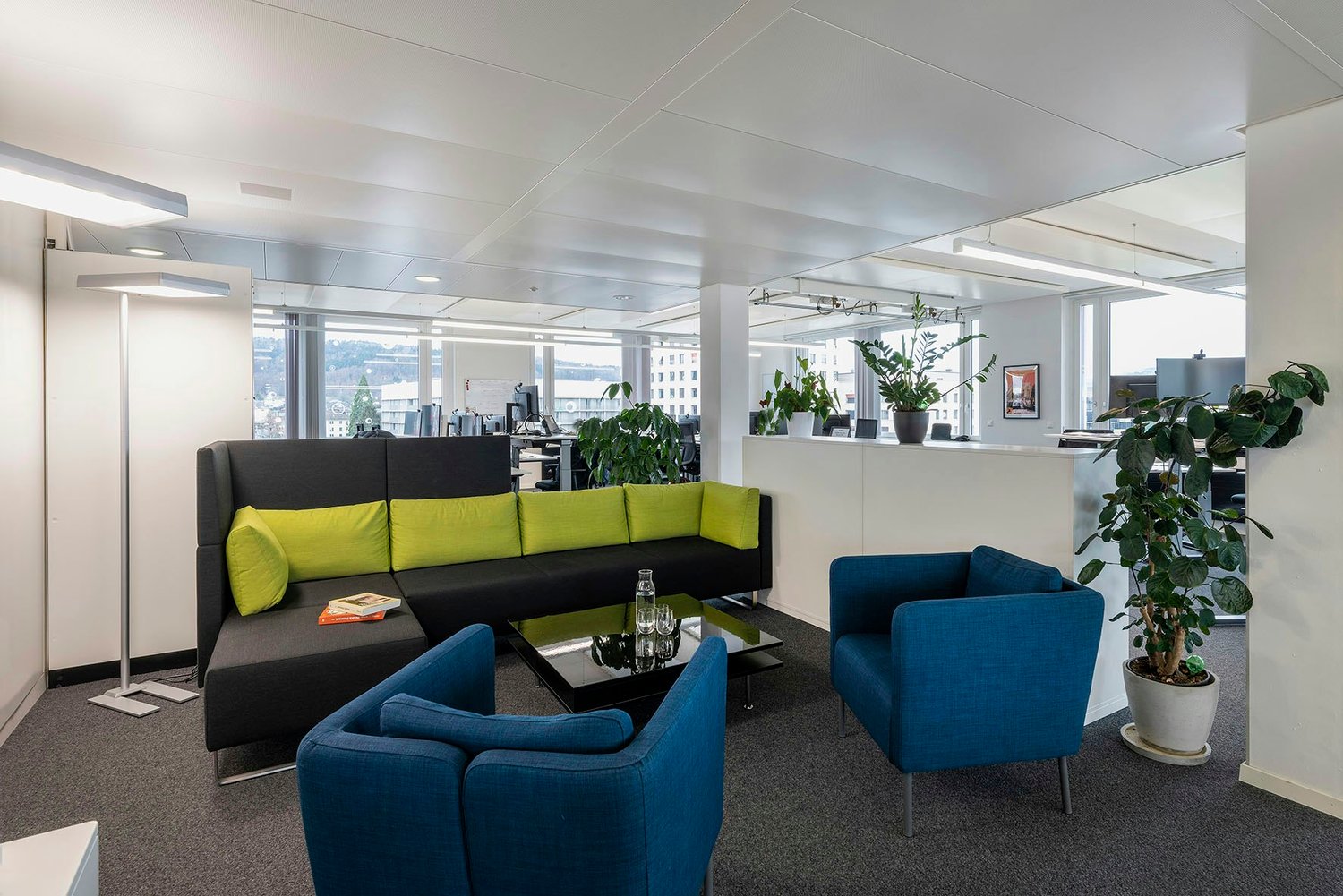 1704m² office