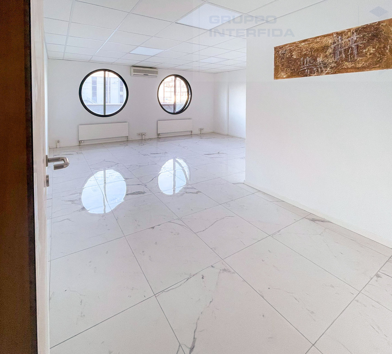 150m² office