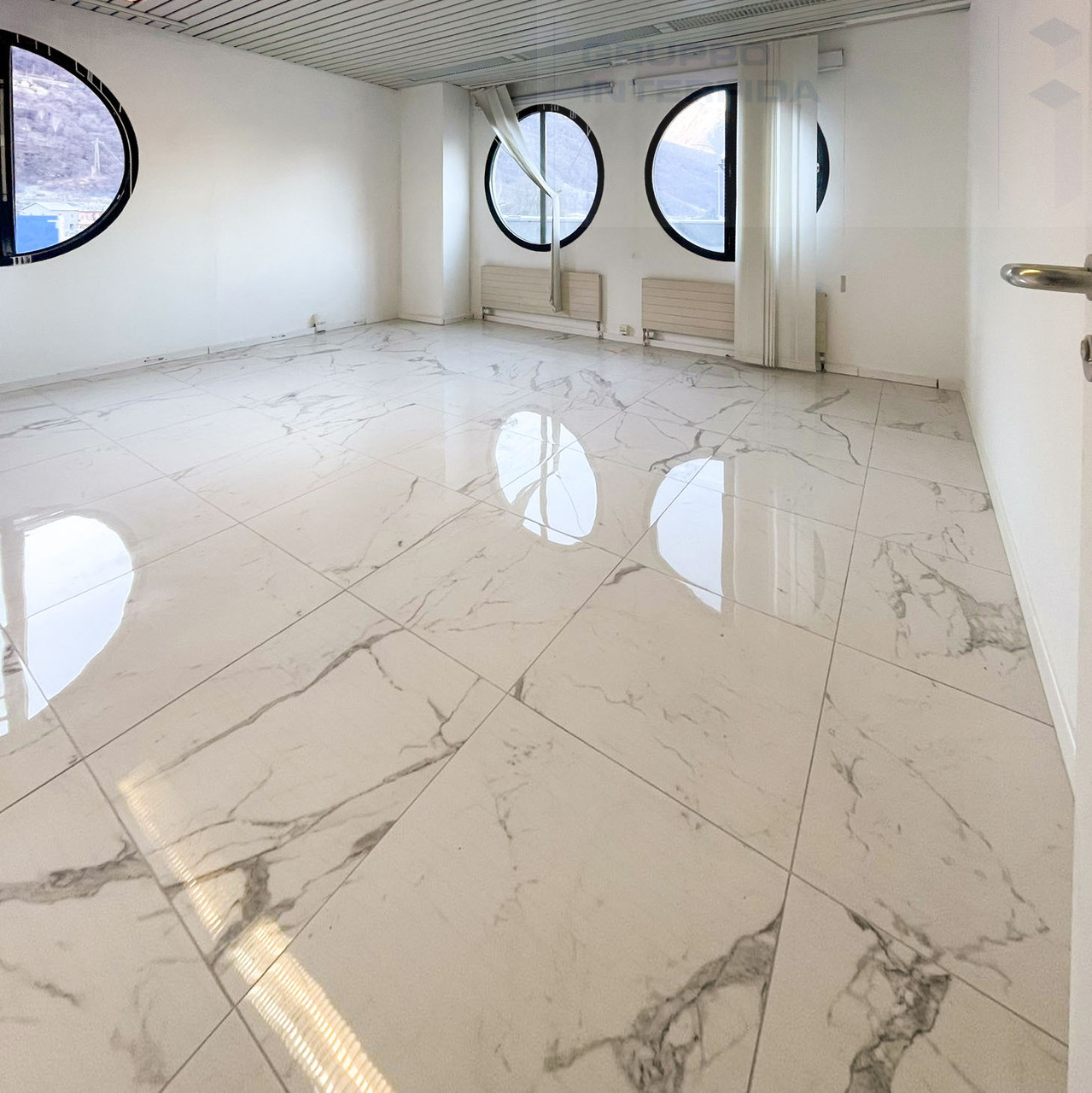 150m² office