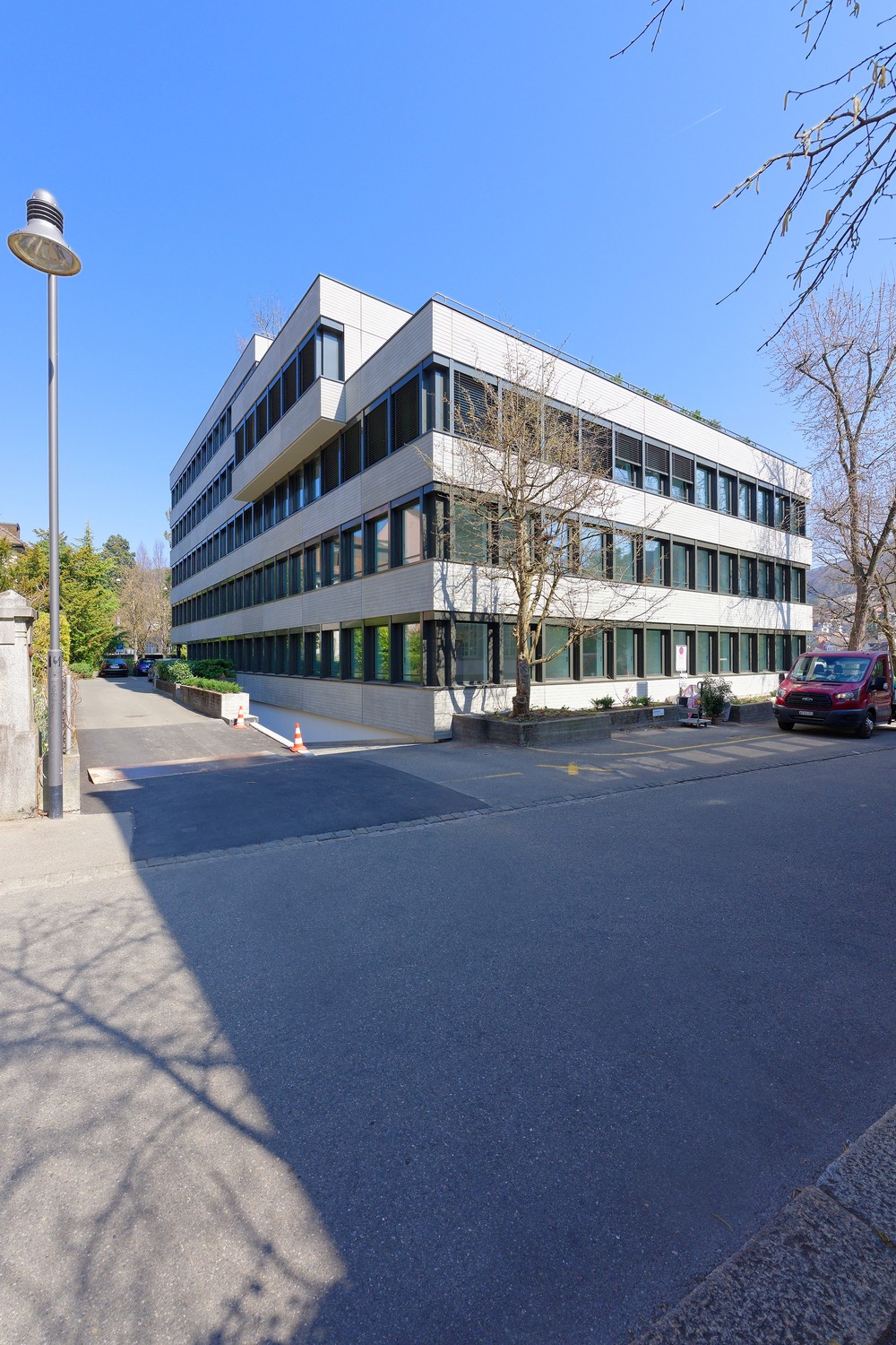 185m² commercial