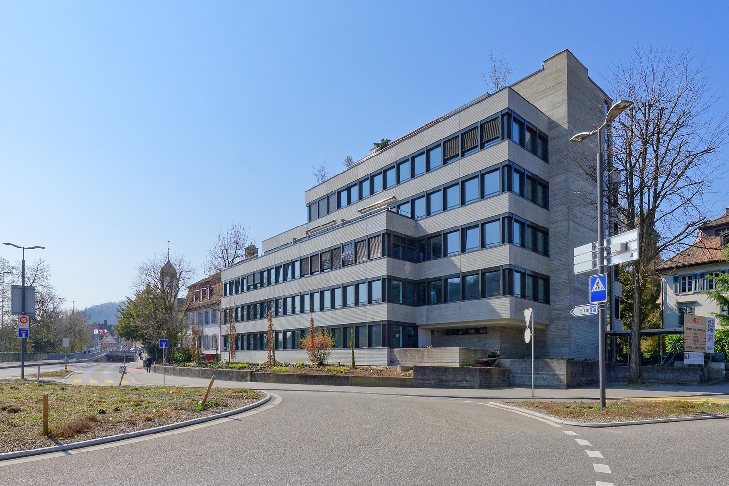 185m² commercial