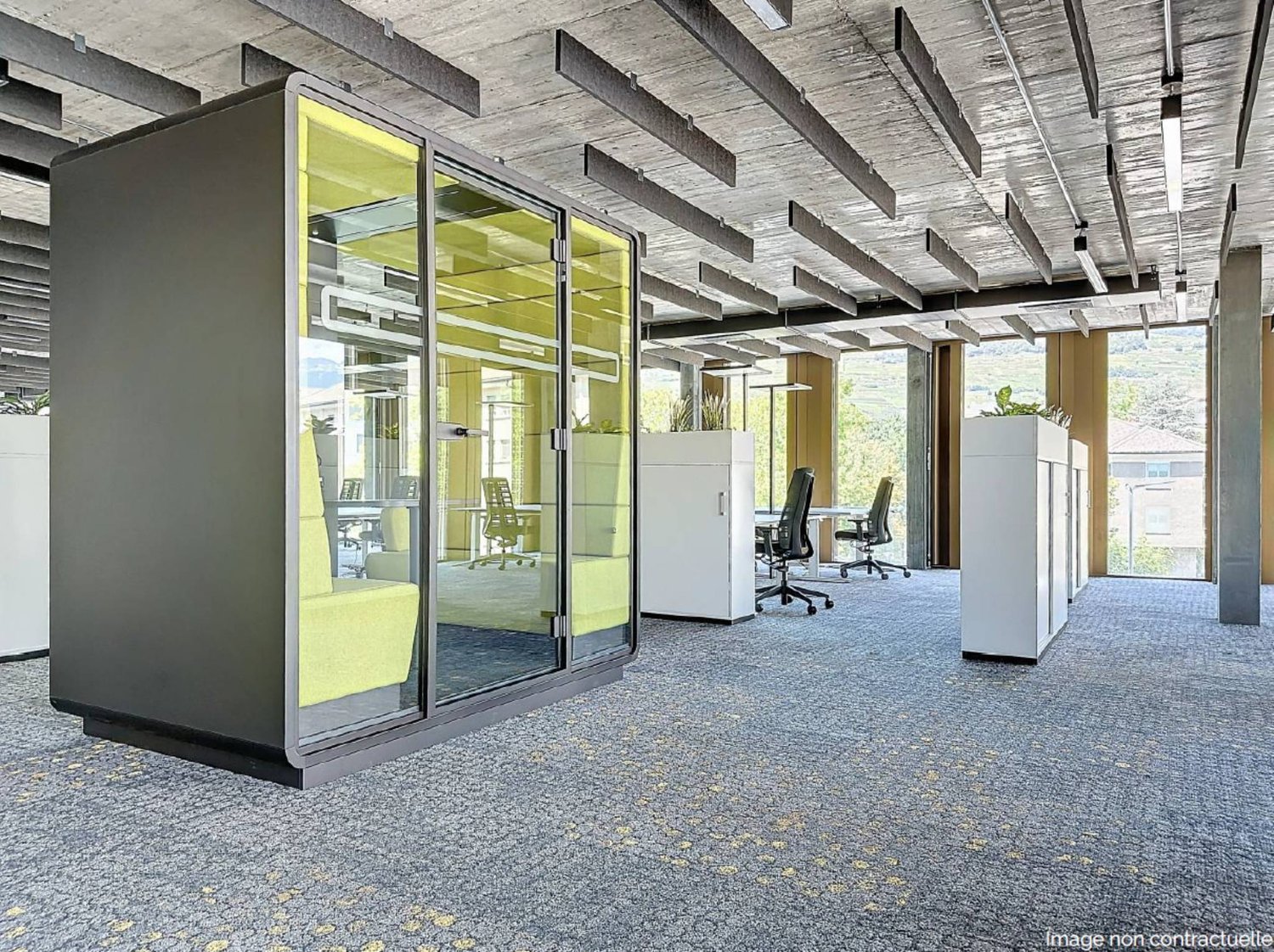 340m² office