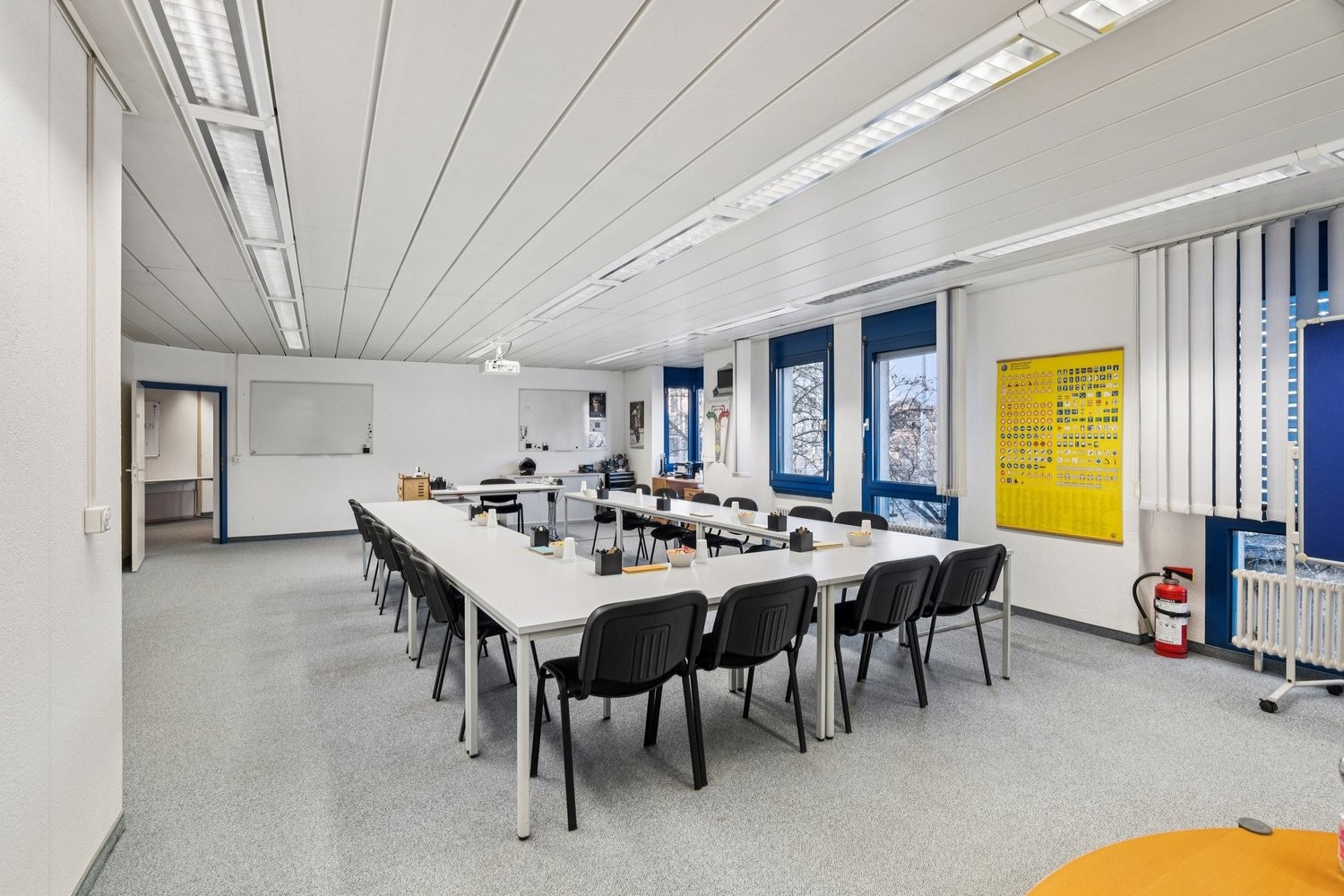 114m² office