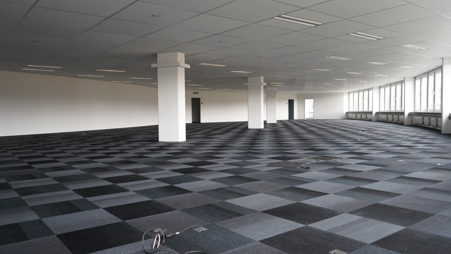 282-3706m² ufficio