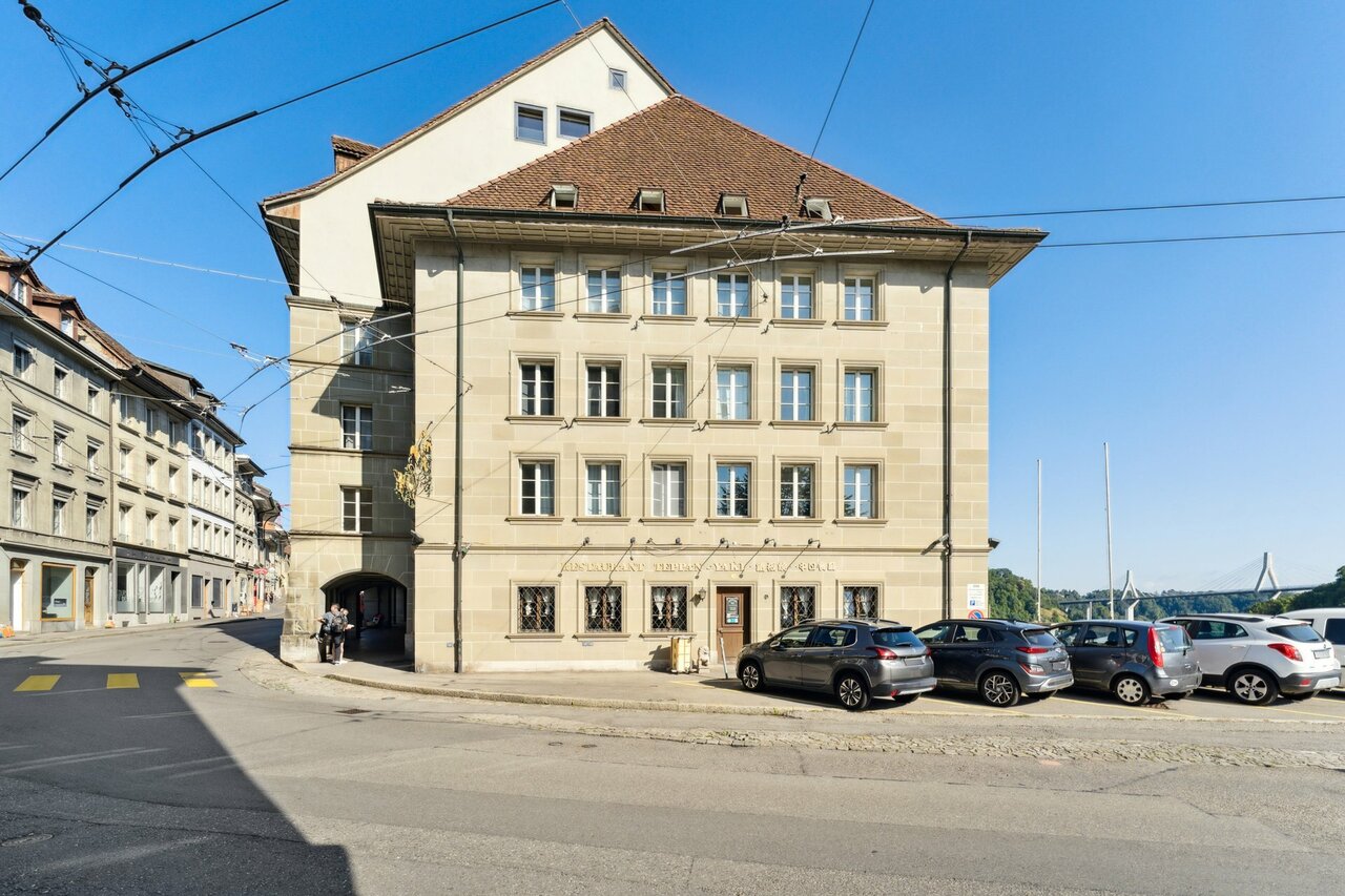 183m² office