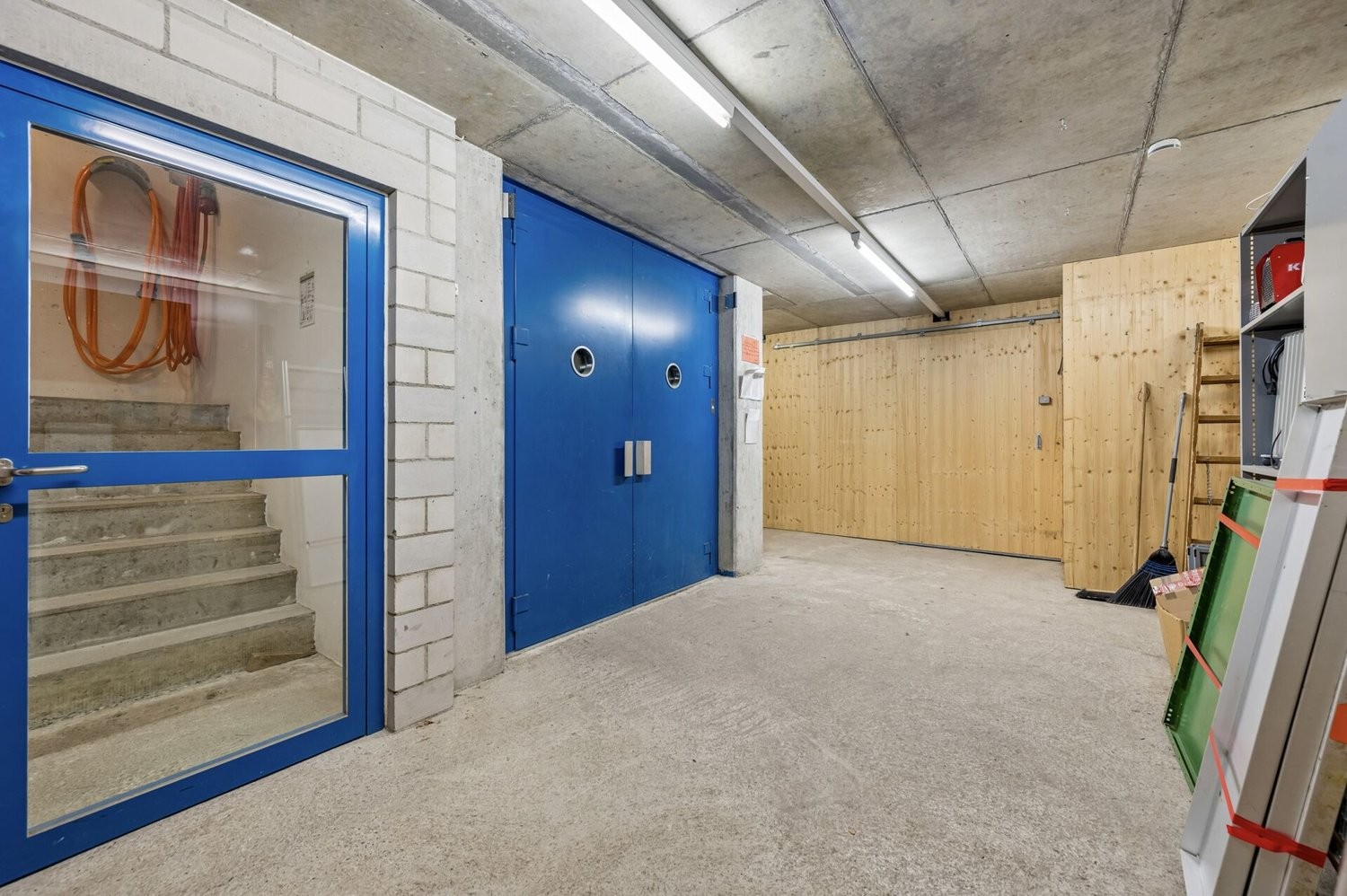 1006m² commercial