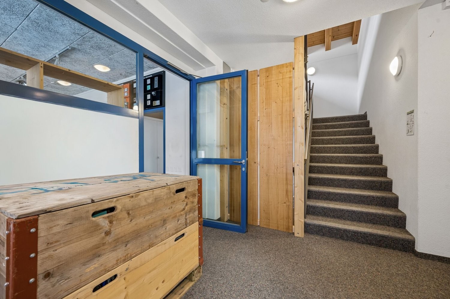 1006m² commercial
