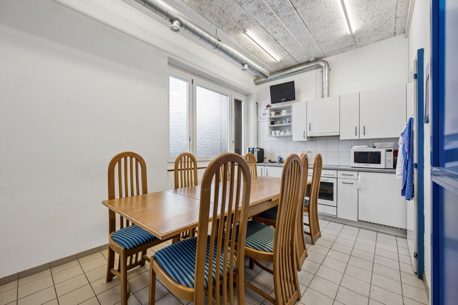 1006m² commercial
