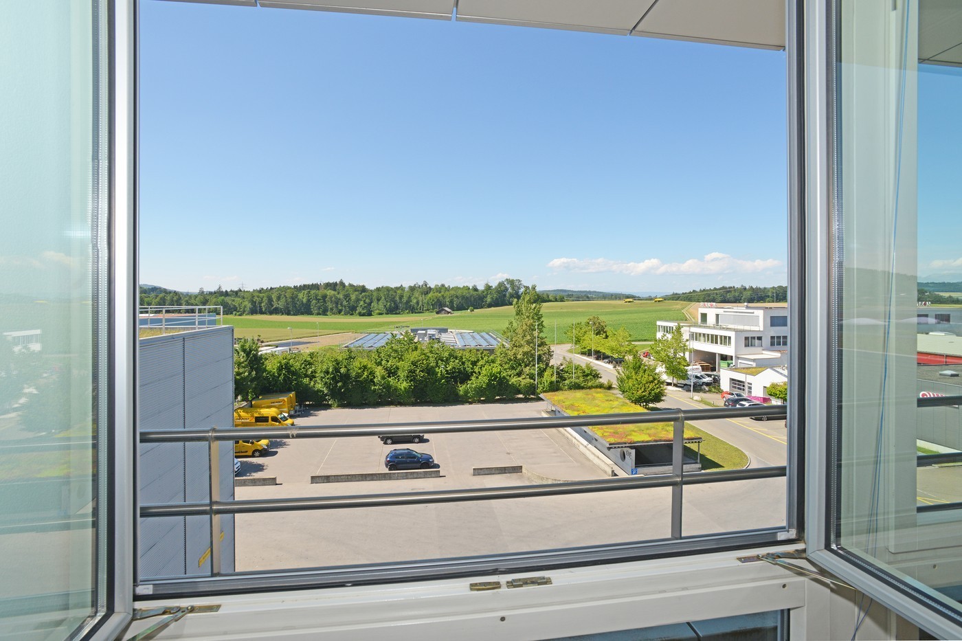 67m² office
