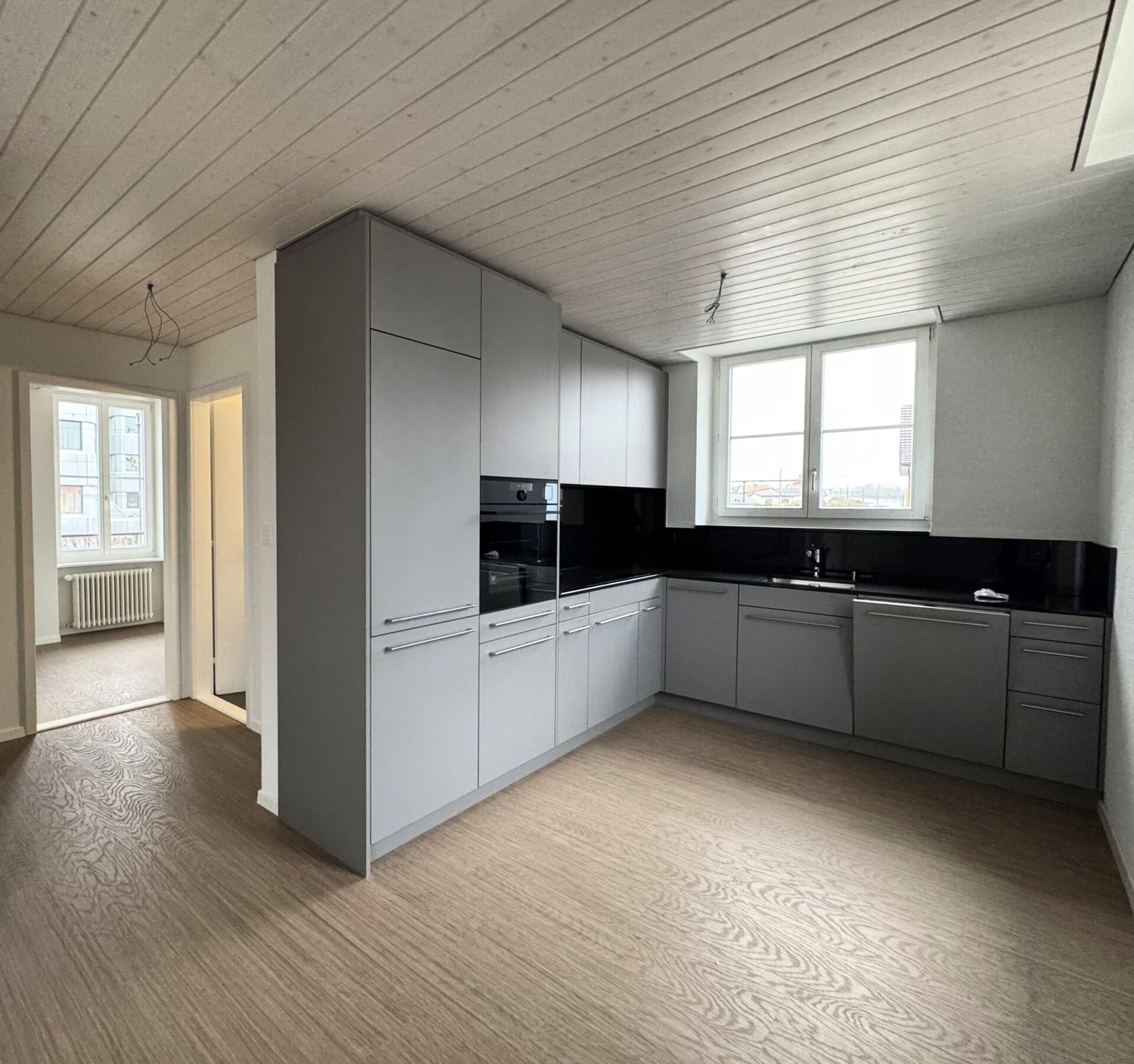 5 rooms apartment