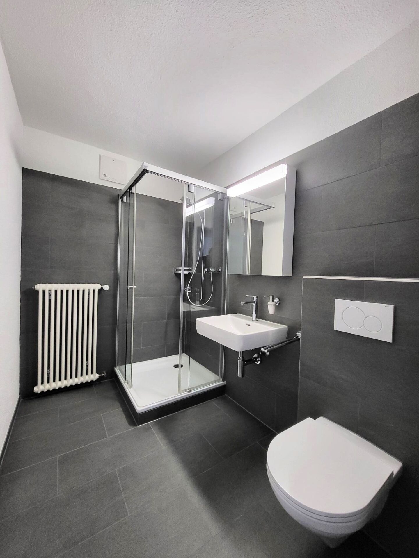 5 rooms apartment