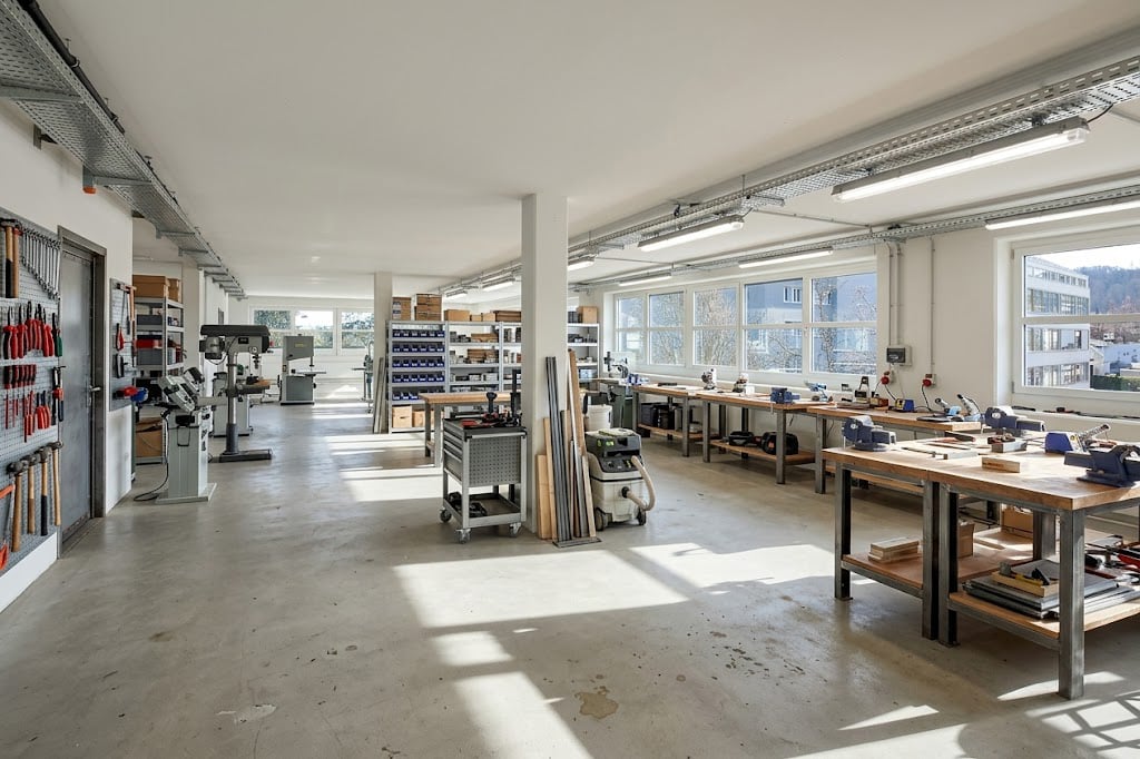 172m² commercial