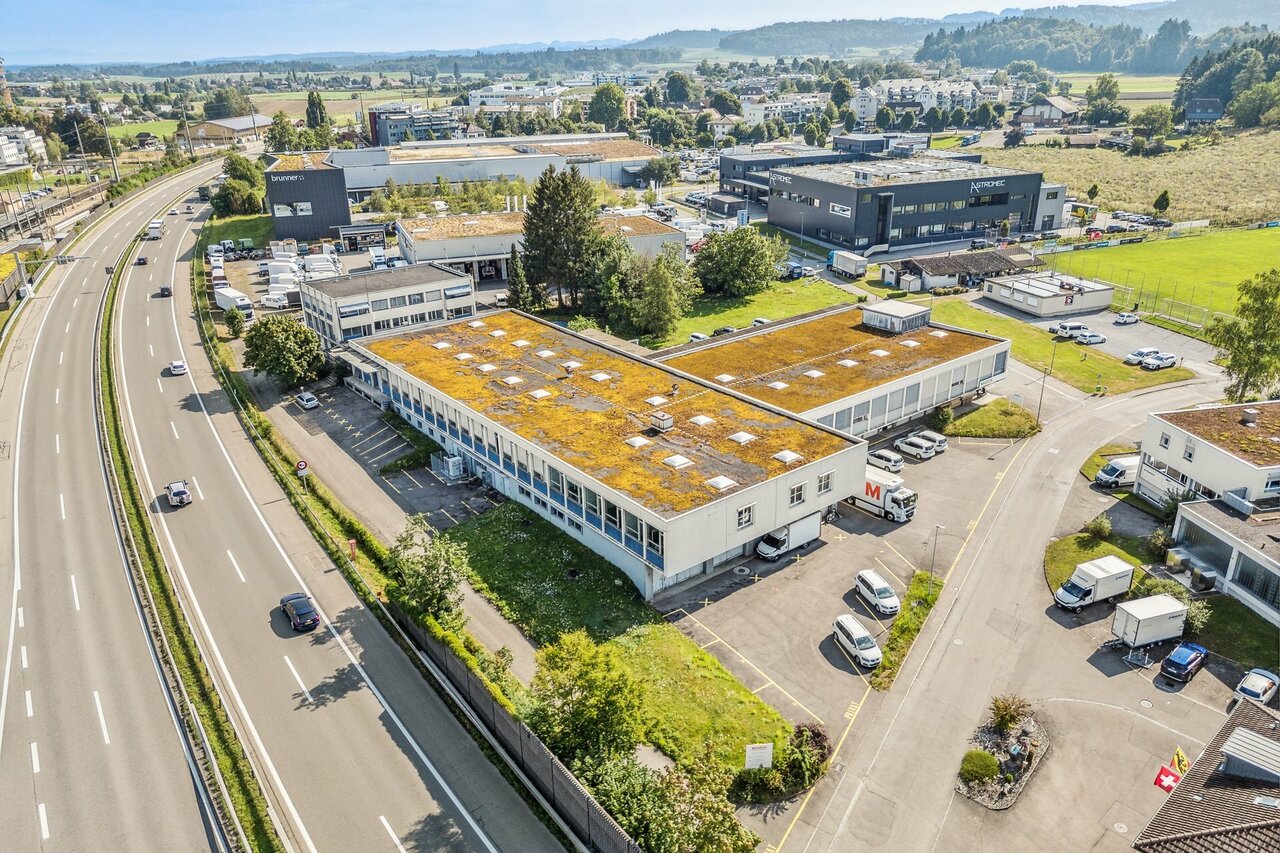 220m² office