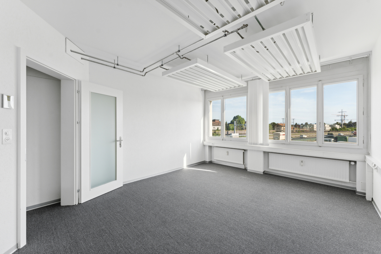 220m² office