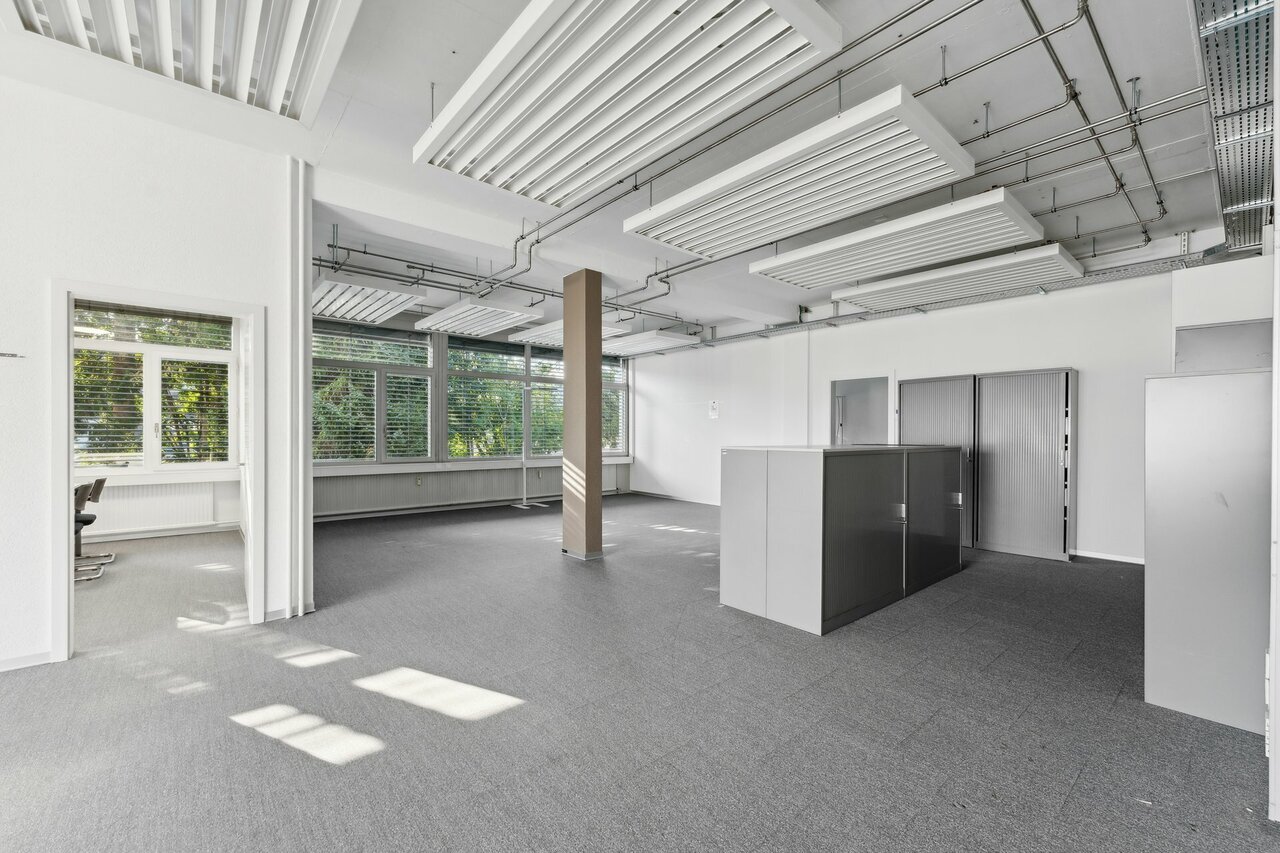 220m² office