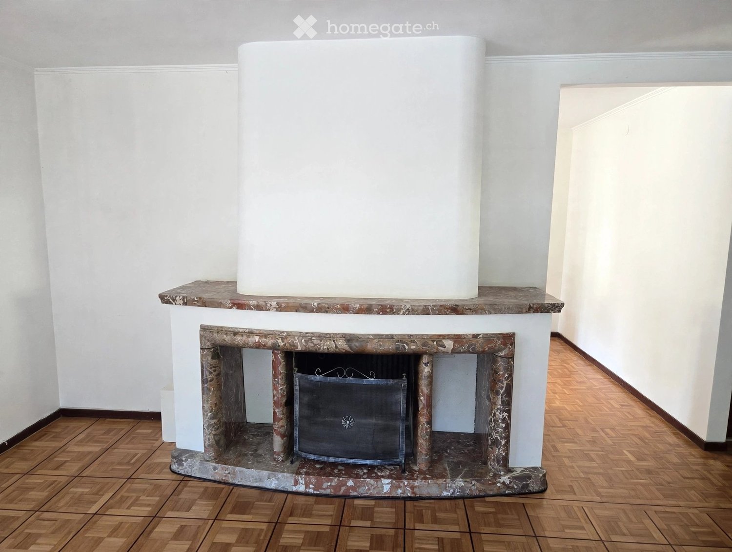 5 rooms apartment