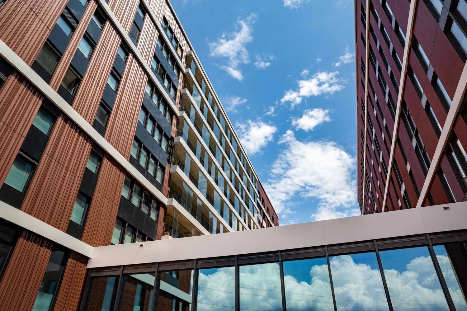 768m² office