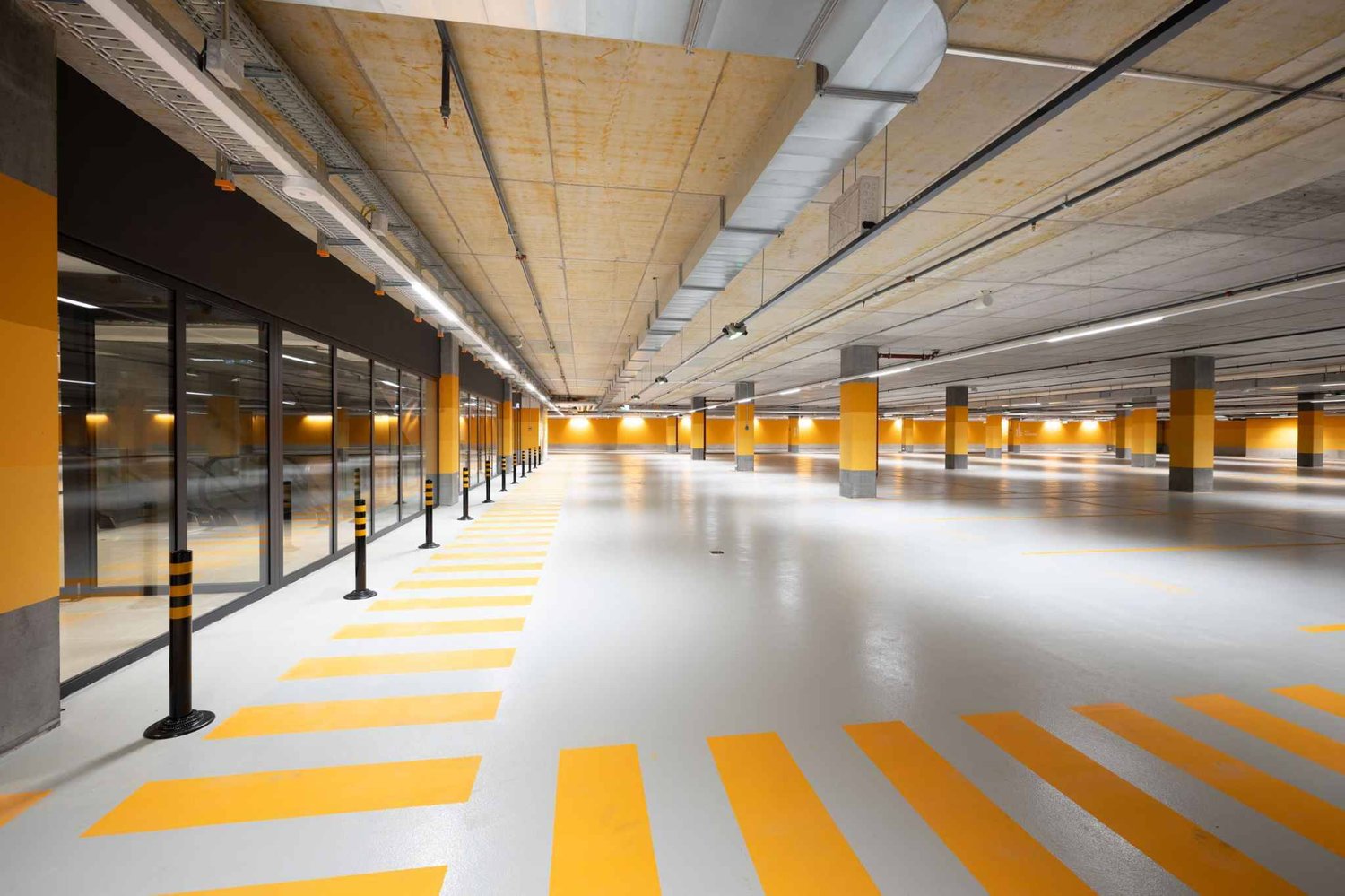768m² office