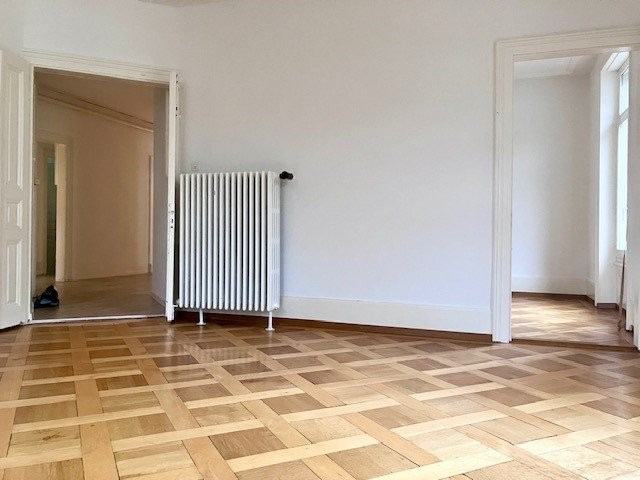 6 rooms apartment