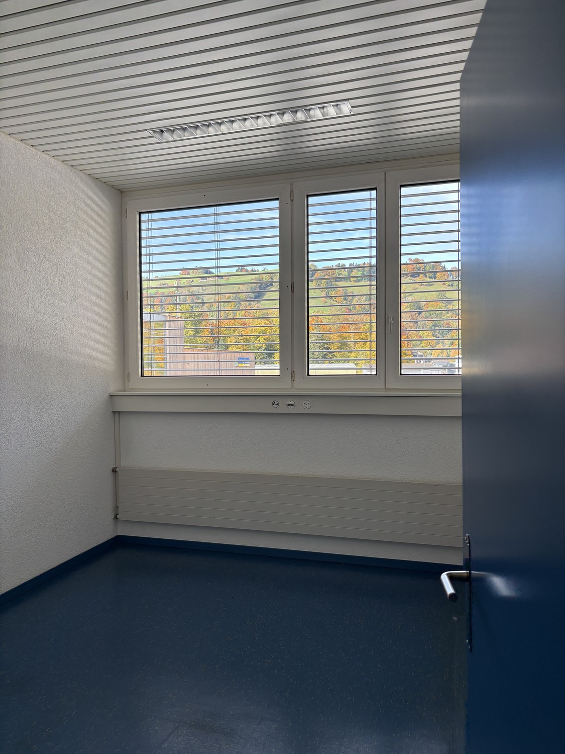 214m² commercial
