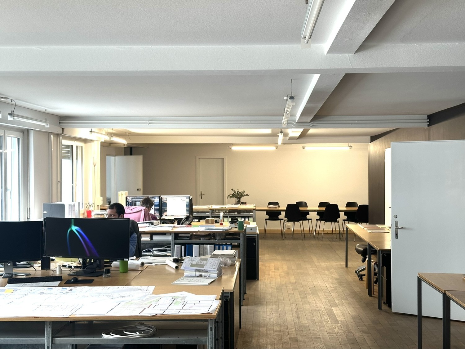 120m² office