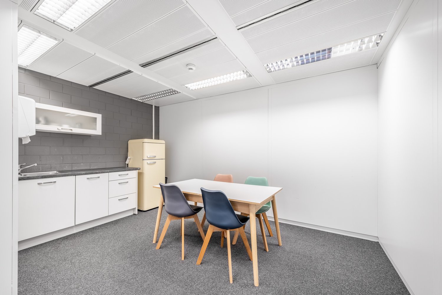 26m² office