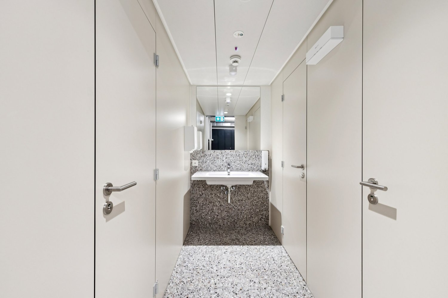 26m² office