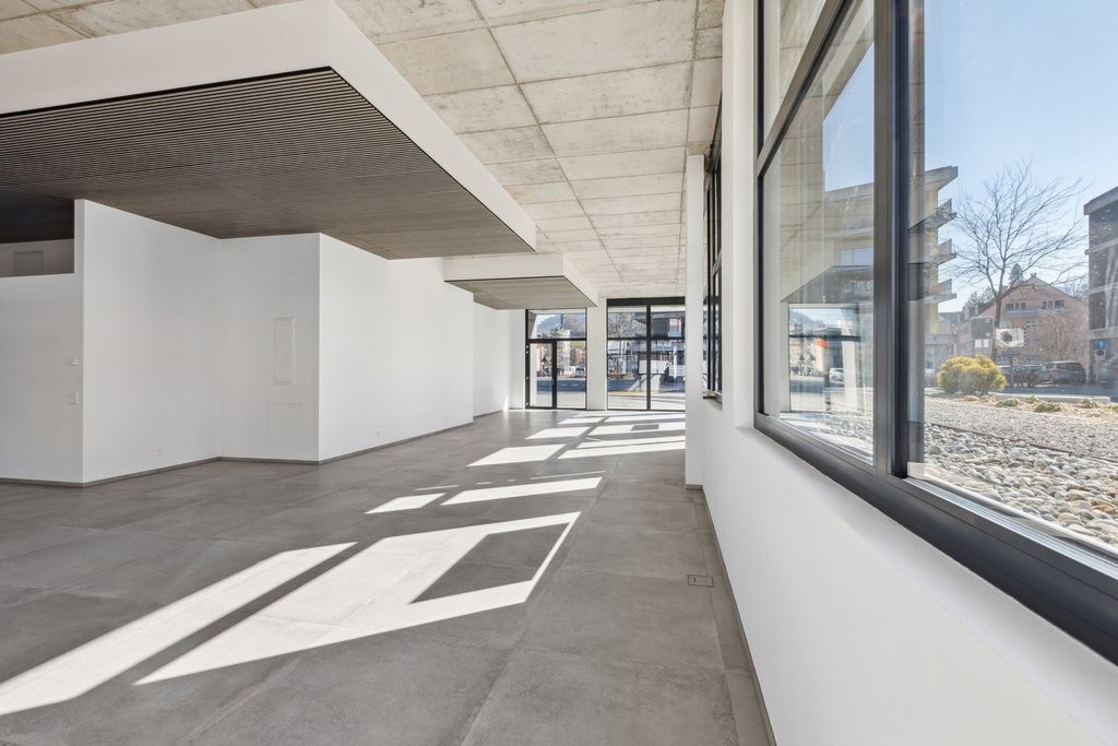 144m² commercial