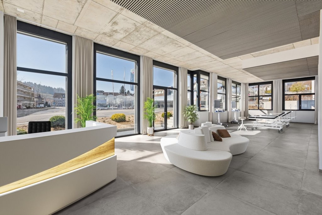 144m² commercial