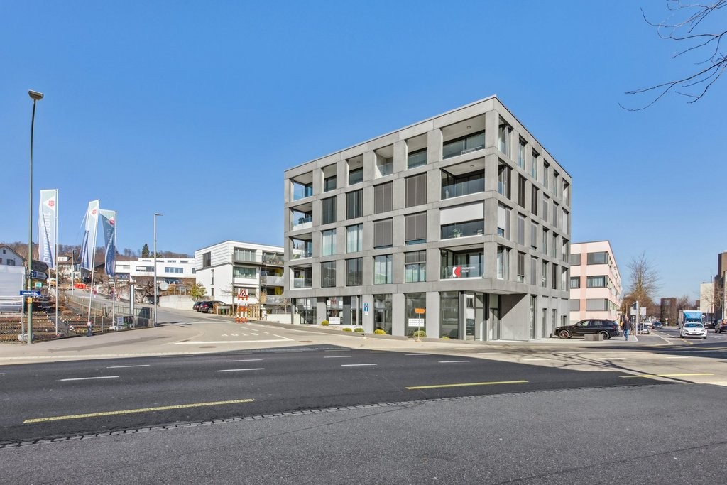 144m² commercial