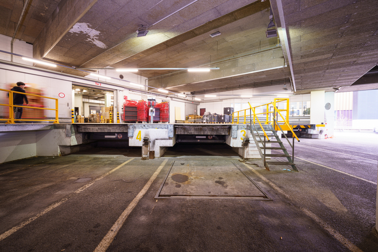 2940m² storage room