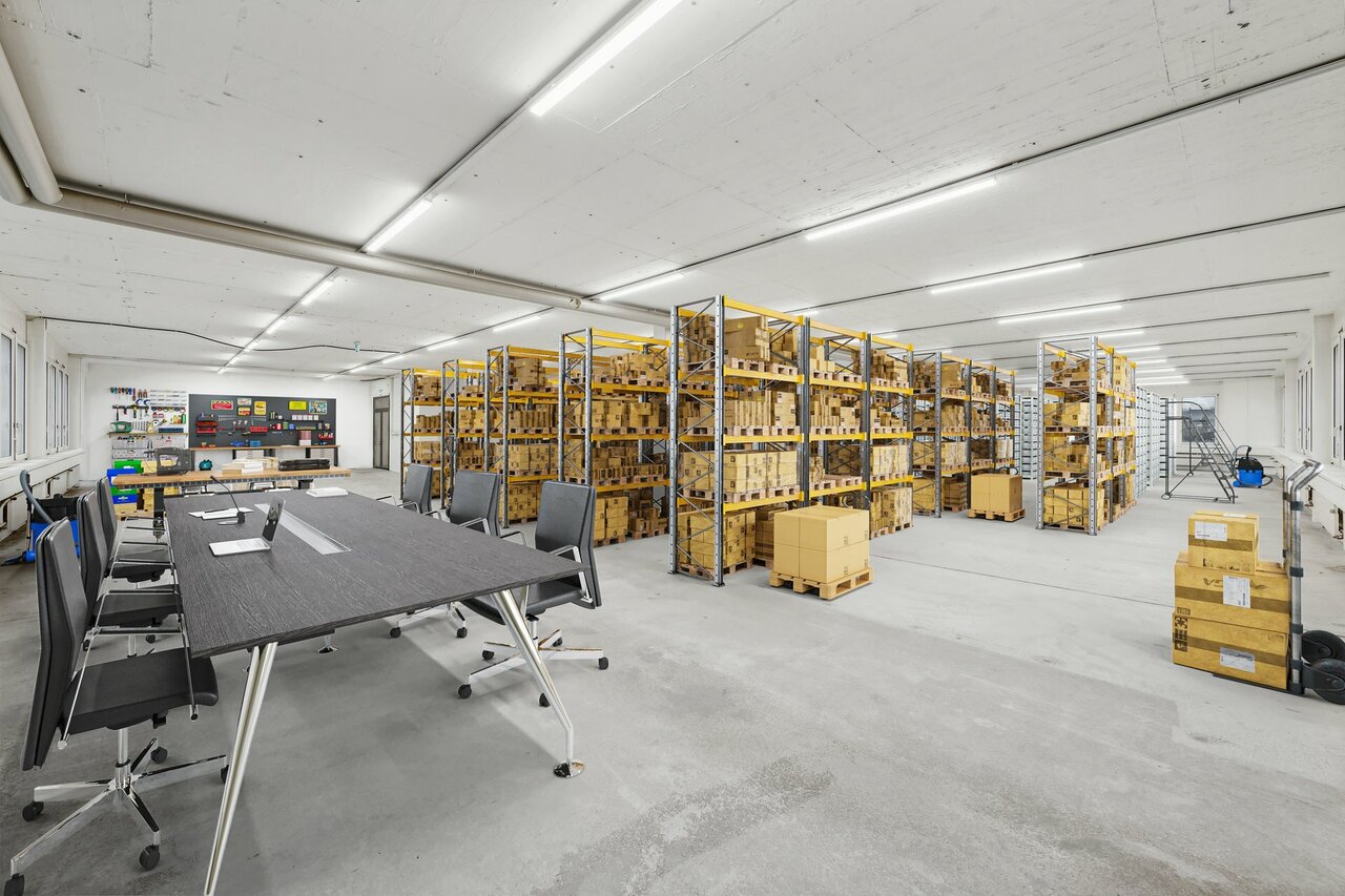 631m² commercial