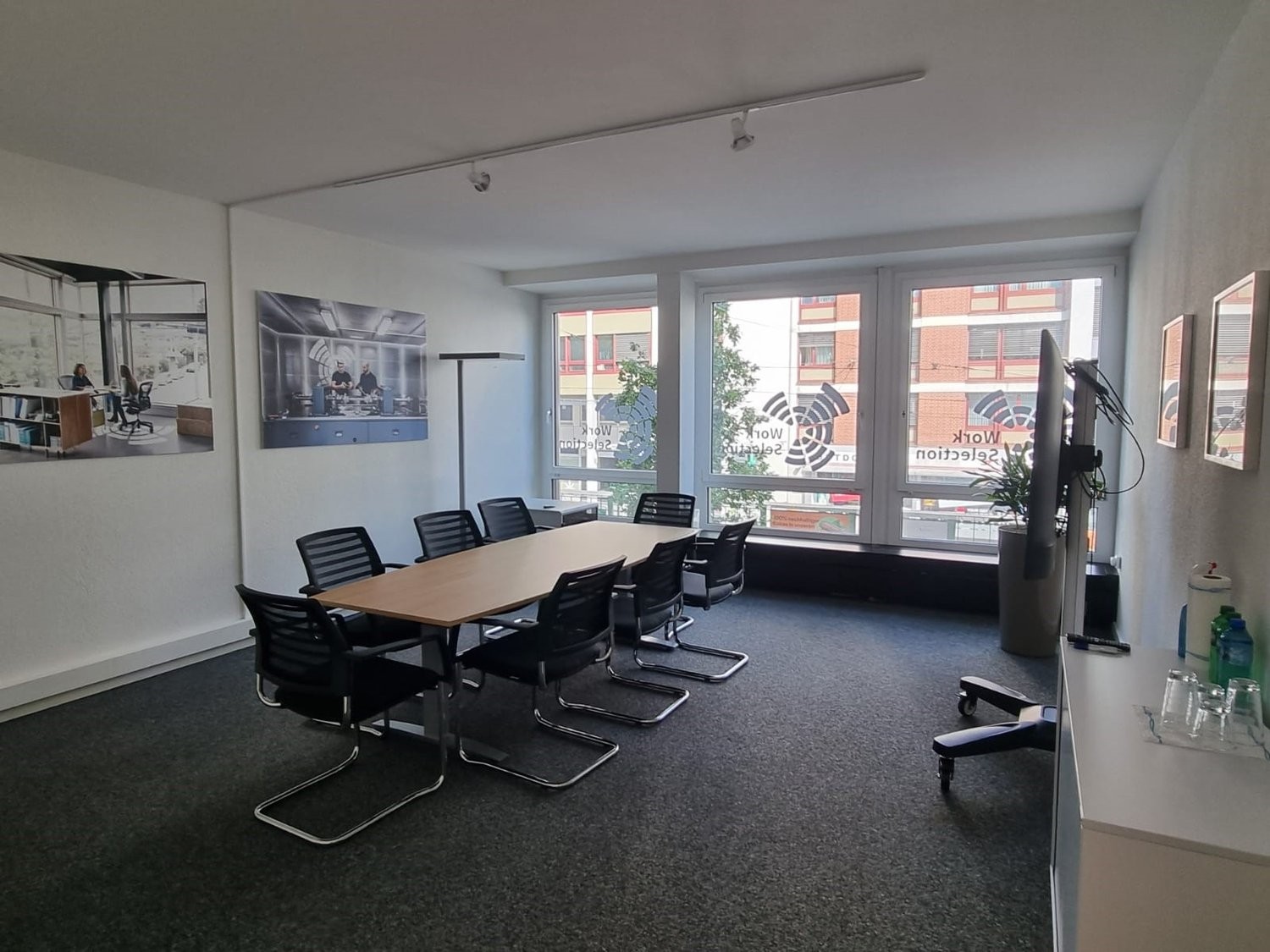 160m² office