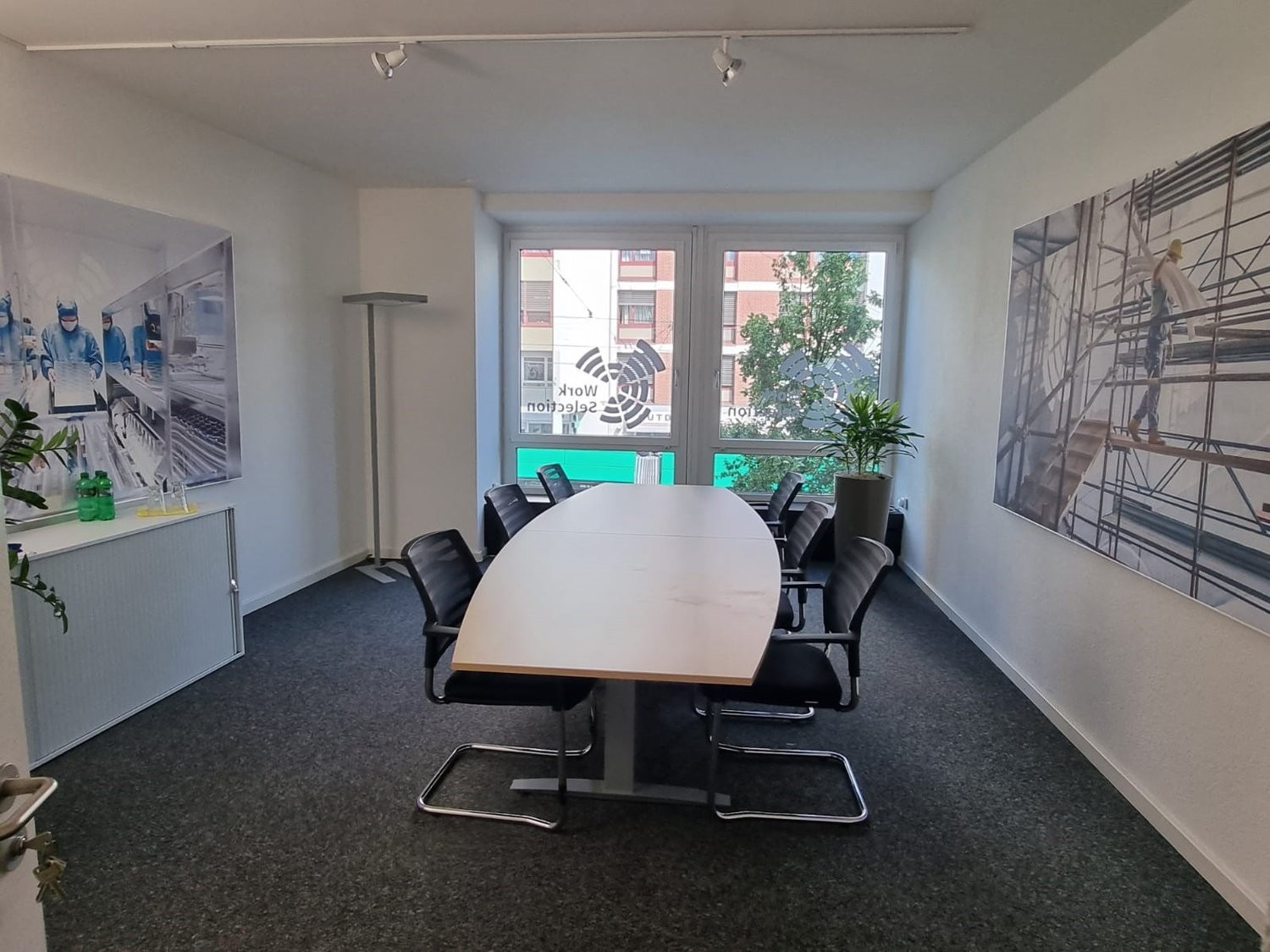 160m² office