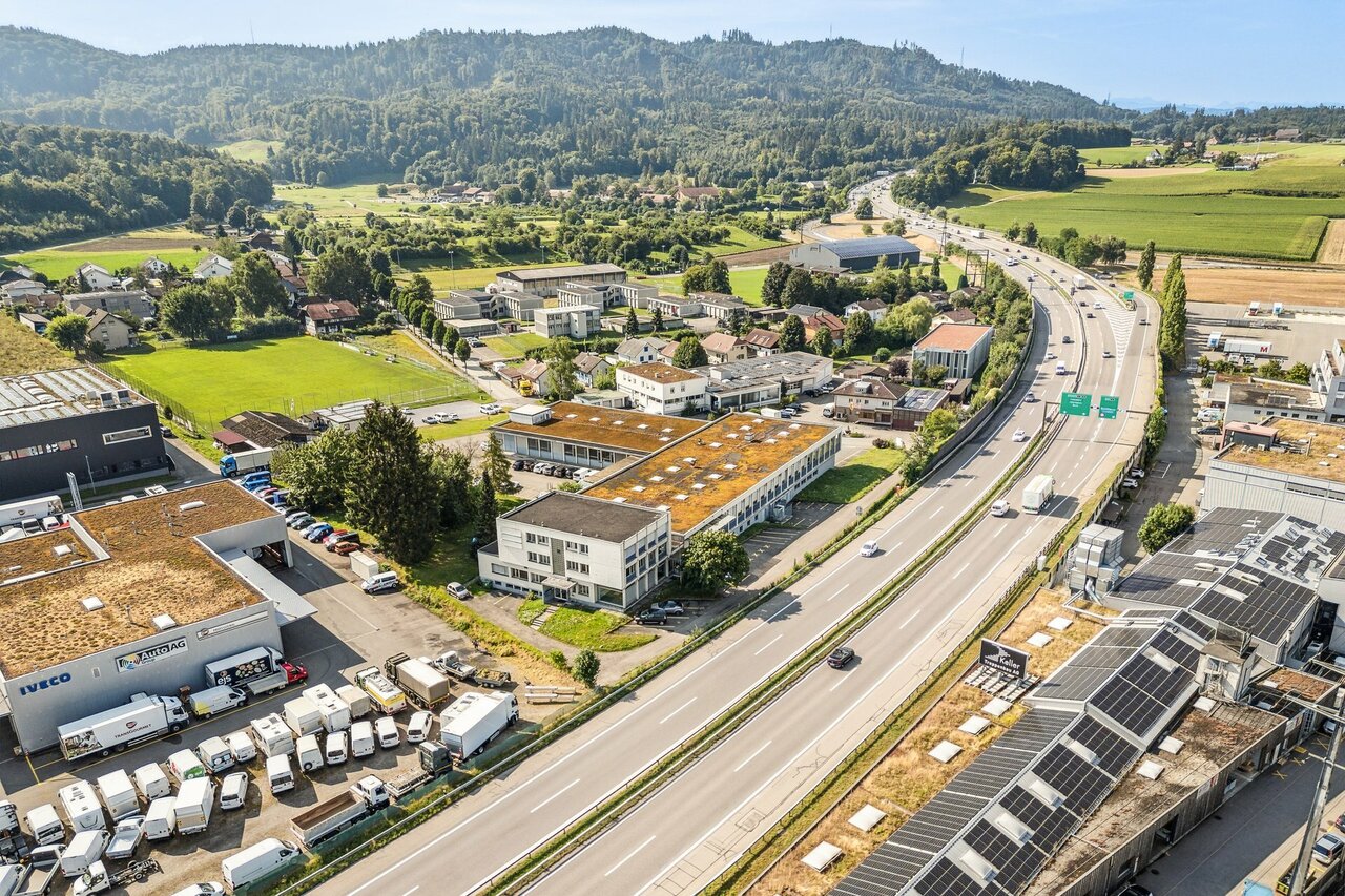 310m² office