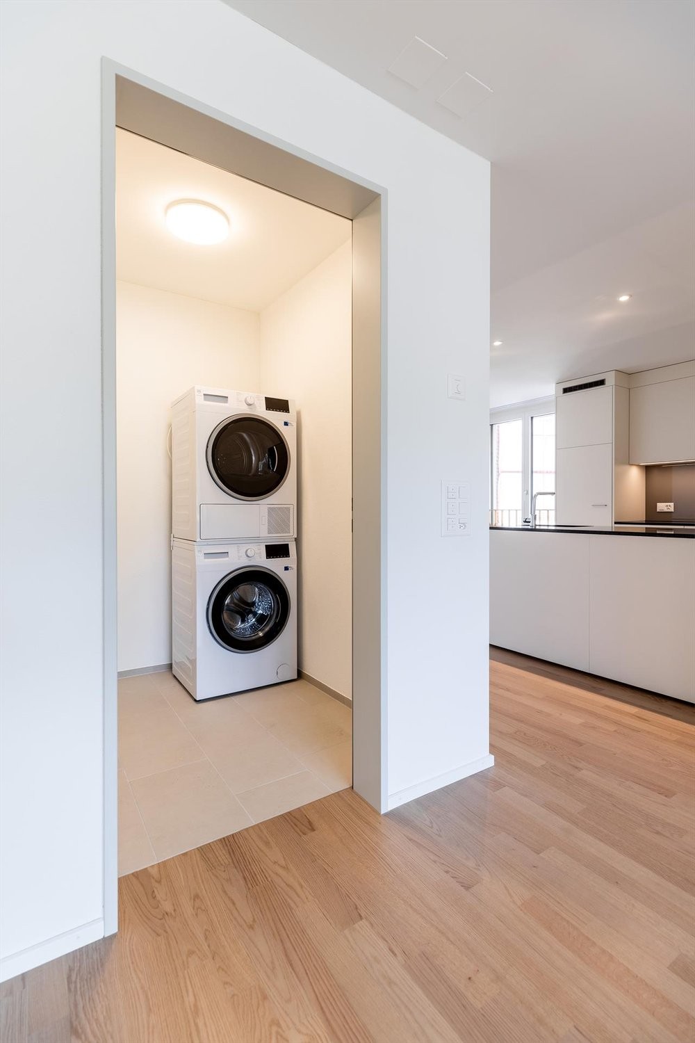 Appartamento di 4 ½ locali","description":"Moderno appartamento di 4.5 locali in un nuovo edificio - prima occupazione in posizione centrale a Neu St. Johann

In Toggenburgerstrasse 17 a Neu St. Johann, affittiamo con effetto immediato un attraente appartamento di 4.5 locali al 2° piano di un nuovo 