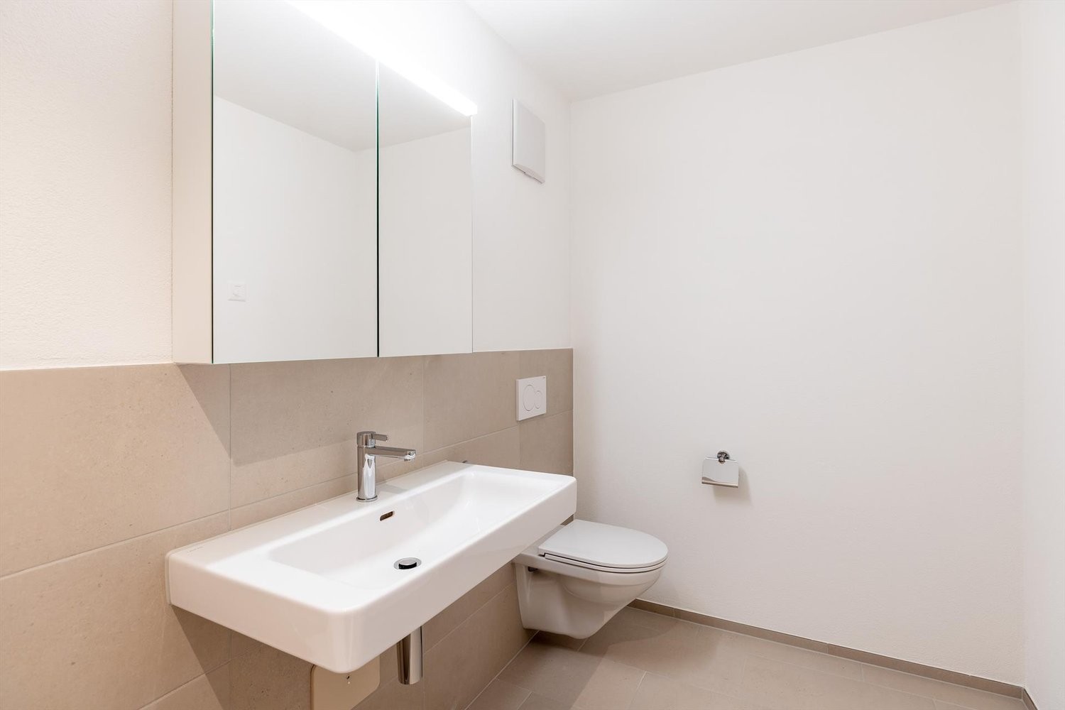 Appartamento di 4 ½ locali","description":"Moderno appartamento di 4.5 locali in un nuovo edificio - prima occupazione in posizione centrale a Neu St. Johann

In Toggenburgerstrasse 17 a Neu St. Johann, affittiamo con effetto immediato un attraente appartamento di 4.5 locali al 2° piano di un nuovo 