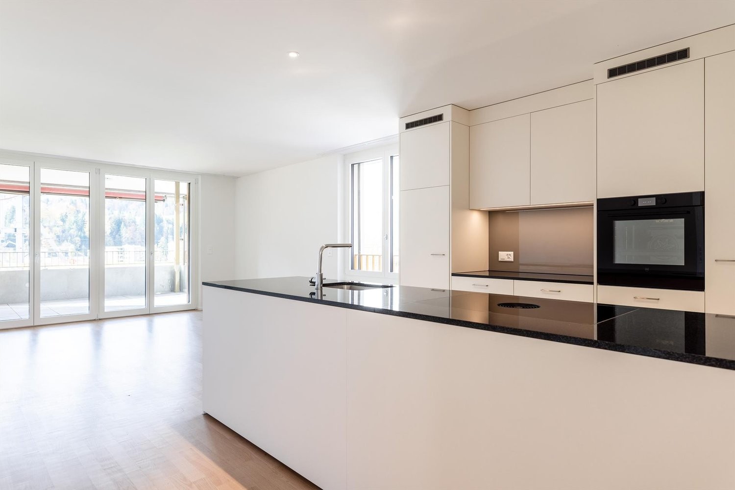 Appartamento di 4 ½ locali","description":"Moderno appartamento di 4.5 locali in un nuovo edificio - prima occupazione in posizione centrale a Neu St. Johann

In Toggenburgerstrasse 17 a Neu St. Johann, affittiamo con effetto immediato un attraente appartamento di 4.5 locali al 2° piano di un nuovo 