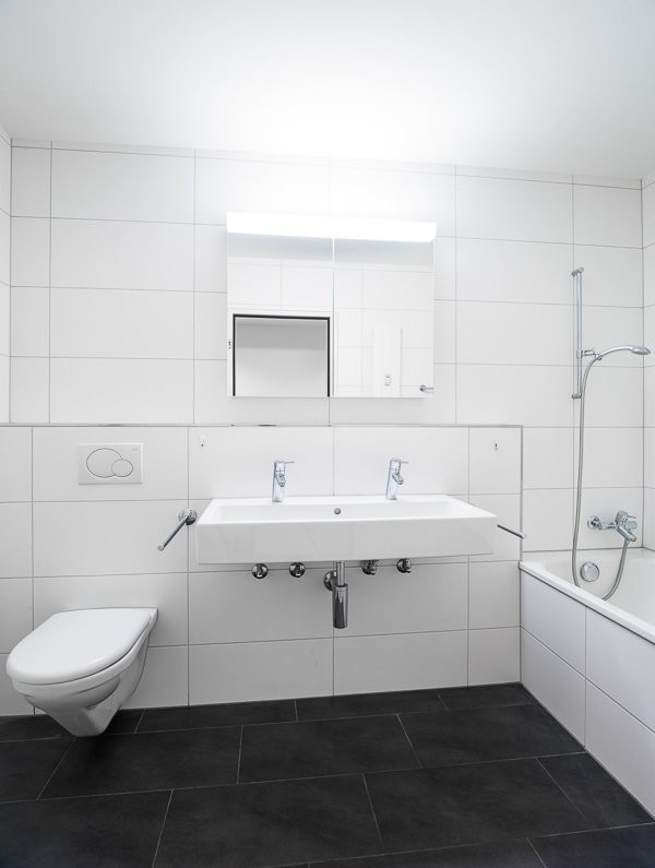 65m² commercial