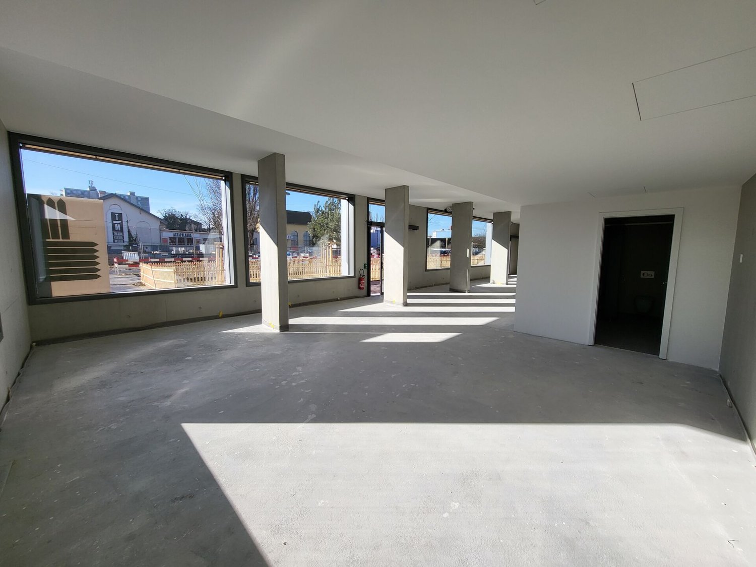 172m² office
