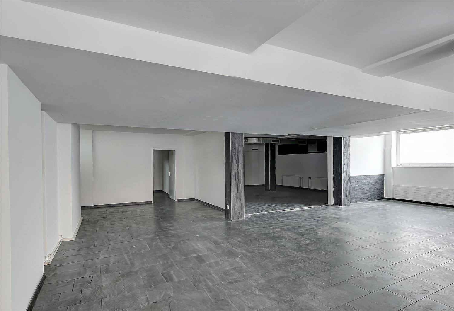 162m² shop