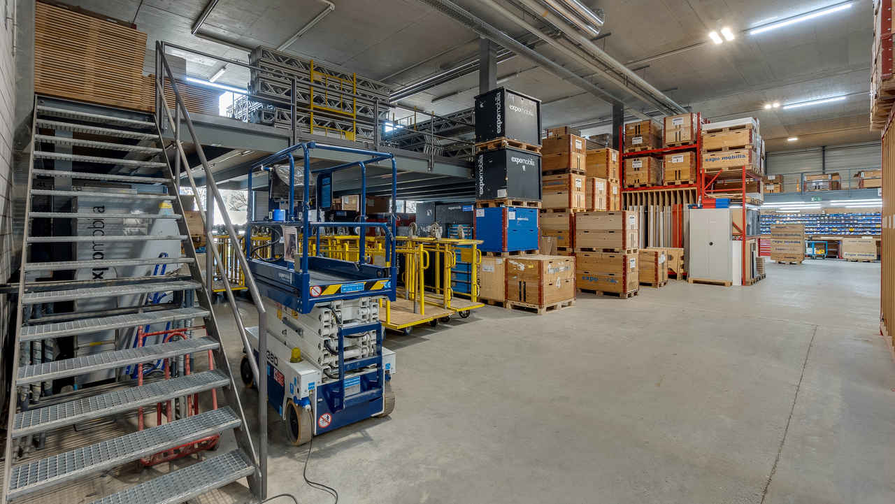 1000m² storage room