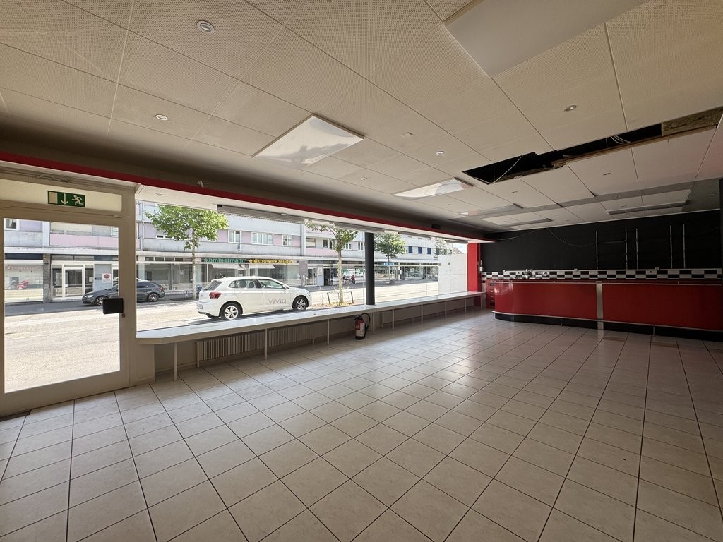 115m² commercial