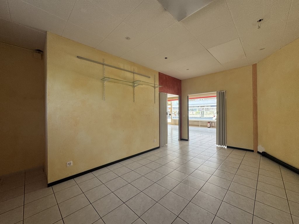 115m² commercial