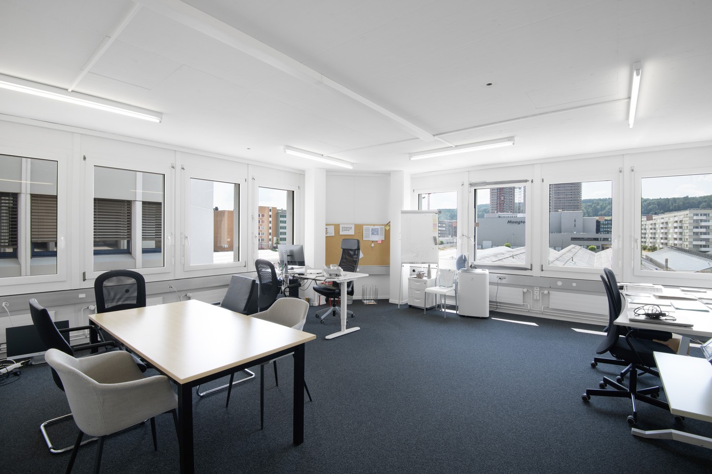 332m² office