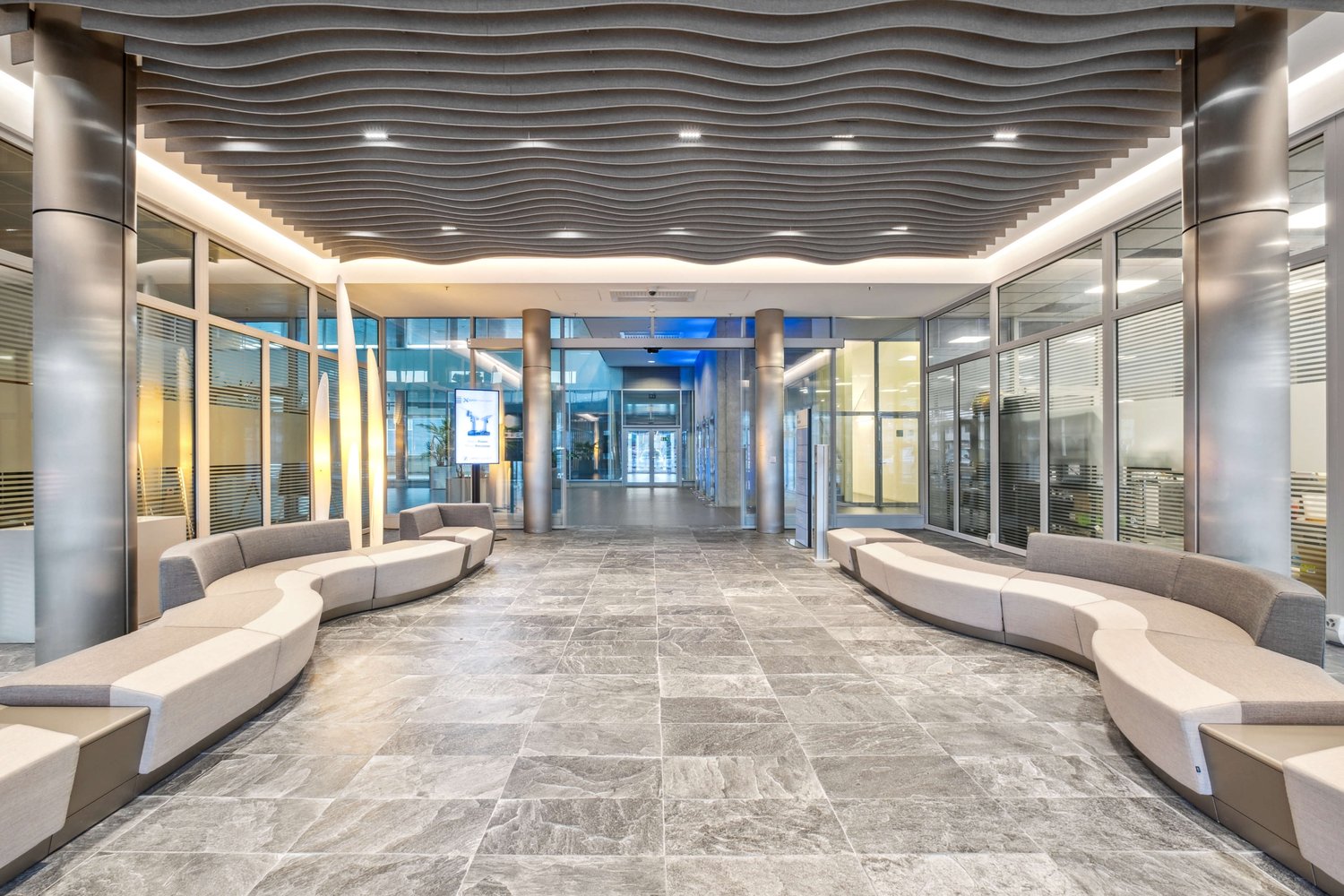 450m² office