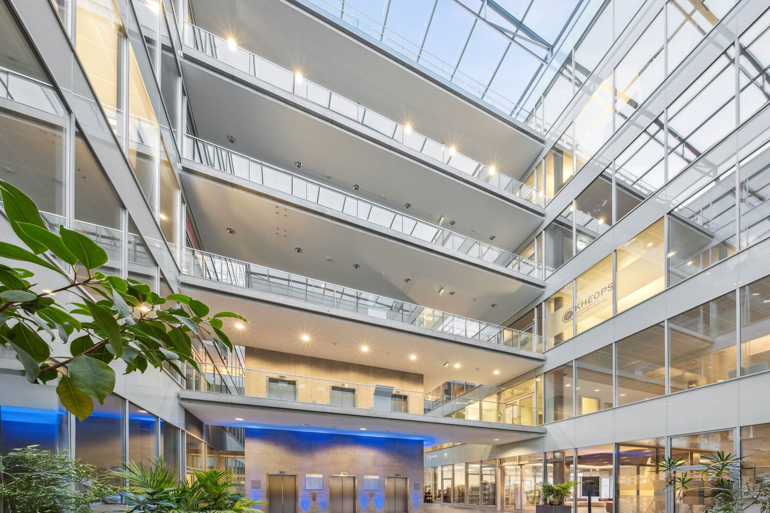 450m² office