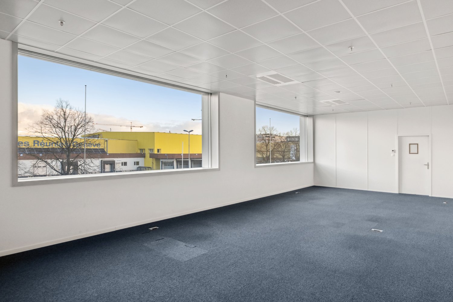 450m² office