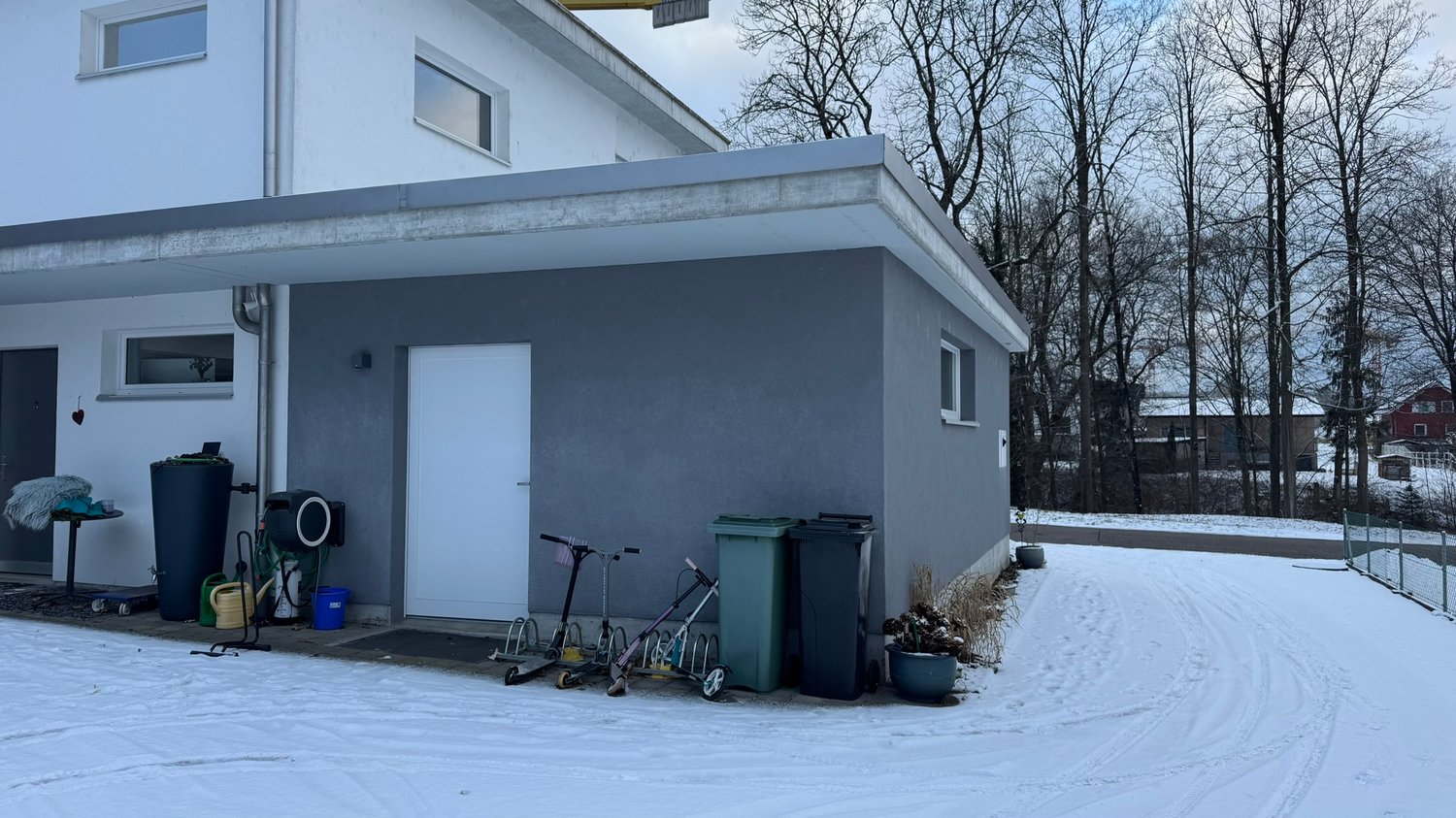 100m² commercial